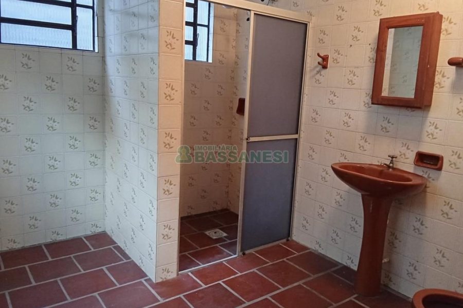 Loja com 120m², 2 vagas, no bairro Vila Verde em Caxias do Sul para Alugar