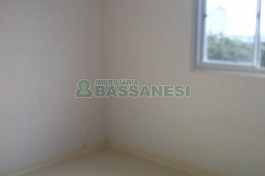 Apartamento com 43m², 2 dormitórios, 1 vaga, no bairro Rosario em Caxias do Sul para Comprar