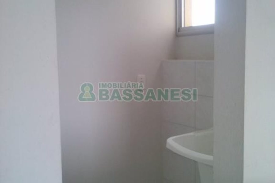 Apartamento com 43m², 2 dormitórios, 1 vaga, no bairro Rosario em Caxias do Sul para Comprar