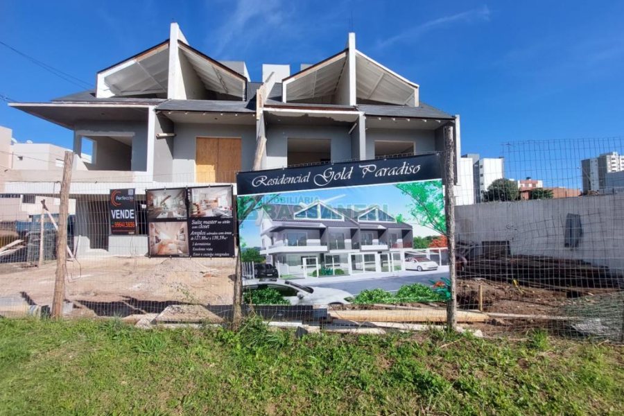 Sobrado com 128m², 3 dormitórios, 1 vaga, no bairro Vila Verde em Caxias do Sul para Comprar