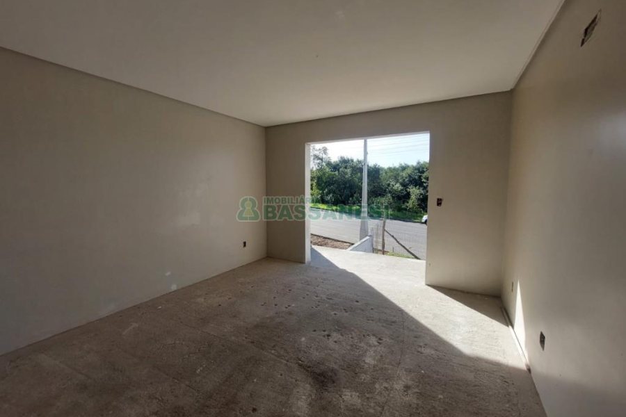 Sobrado com 128m², 3 dormitórios, 1 vaga, no bairro Vila Verde em Caxias do Sul para Comprar
