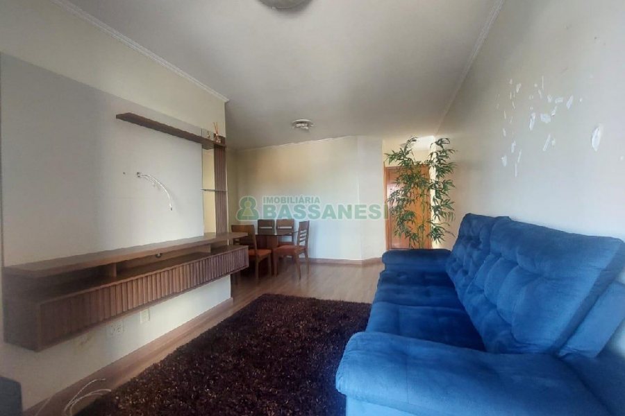 Apto Mobiliado com 80m², 2 dormitórios, 1 vaga, no bairro Lourdes em Caxias do Sul para Comprar