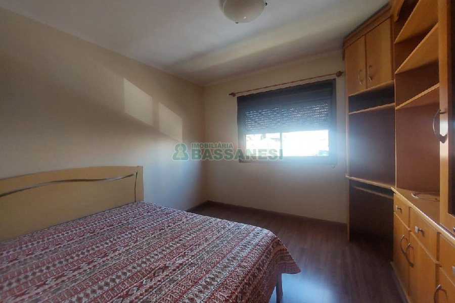 Apto Mobiliado com 80m², 2 dormitórios, 1 vaga, no bairro Lourdes em Caxias do Sul para Comprar