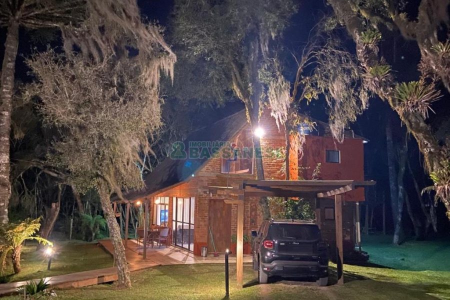 Chácara com 300m², 3 dormitórios, no bairro Apanhador em Caxias do Sul para Comprar