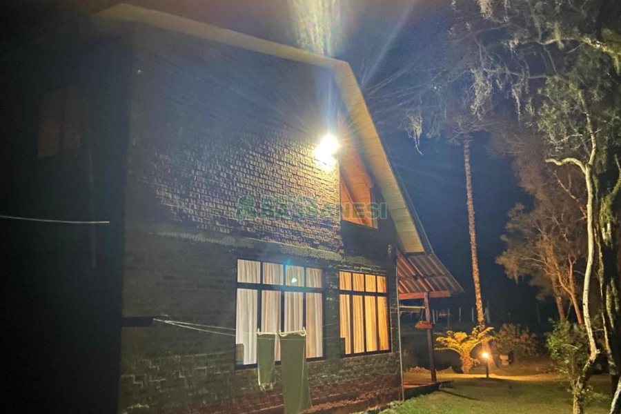 Chácara com 300m², 3 dormitórios, no bairro Apanhador em Caxias do Sul para Comprar