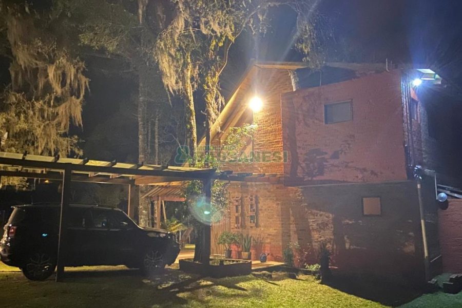 Chácara com 300m², 3 dormitórios, no bairro Apanhador em Caxias do Sul para Comprar