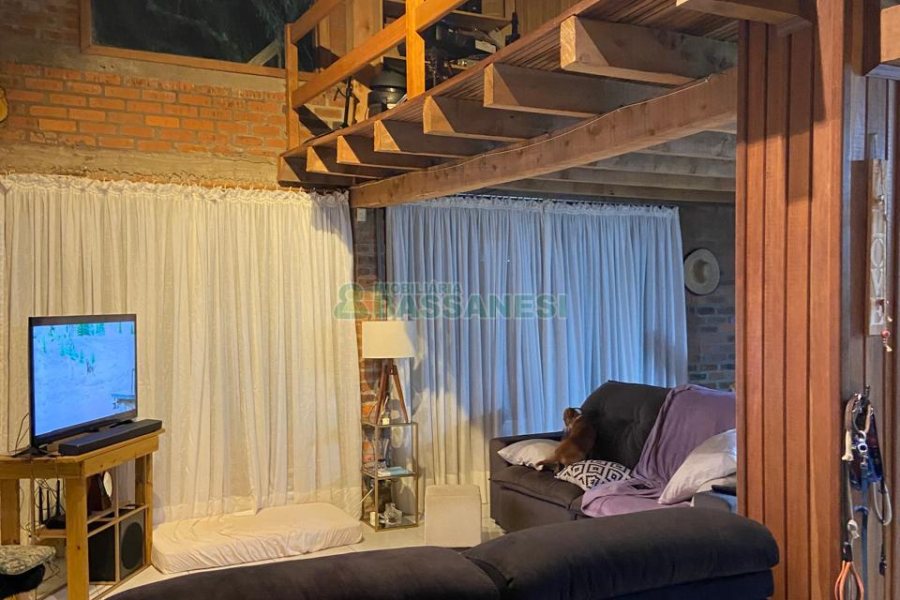 Chácara com 300m², 3 dormitórios, no bairro Apanhador em Caxias do Sul para Comprar