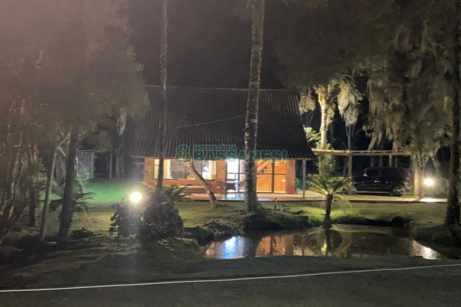 Chácara com 300m², 3 dormitórios, no bairro Apanhador em Caxias do Sul para Comprar