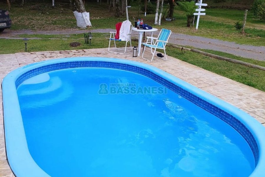 Chácara com 300m², 3 dormitórios, no bairro Apanhador em Caxias do Sul para Comprar