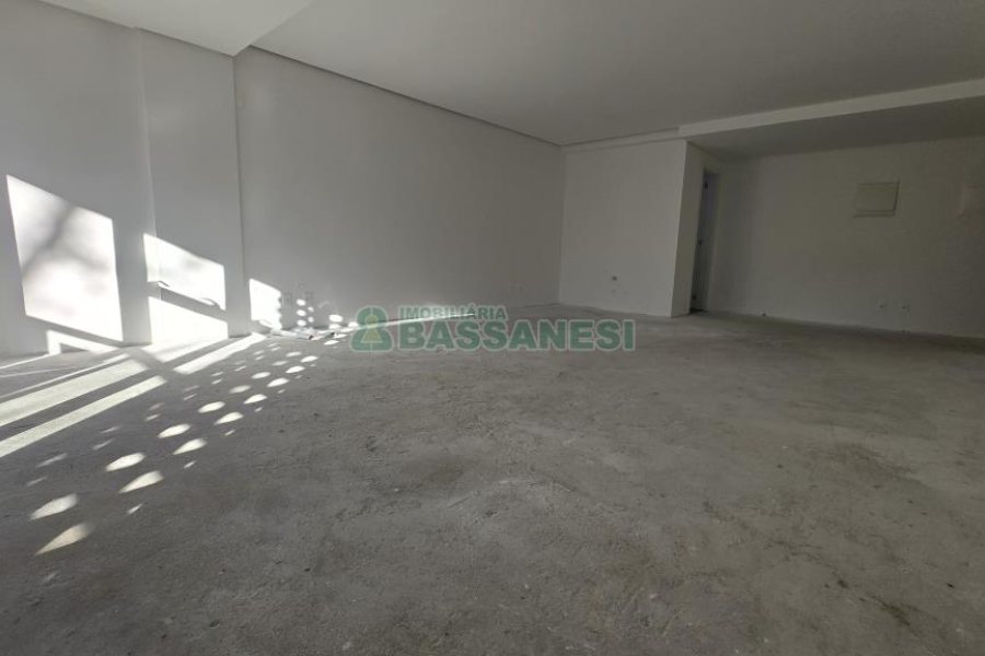Sala com 53m², 1 vaga, no bairro Exposição em Caxias do Sul para Comprar