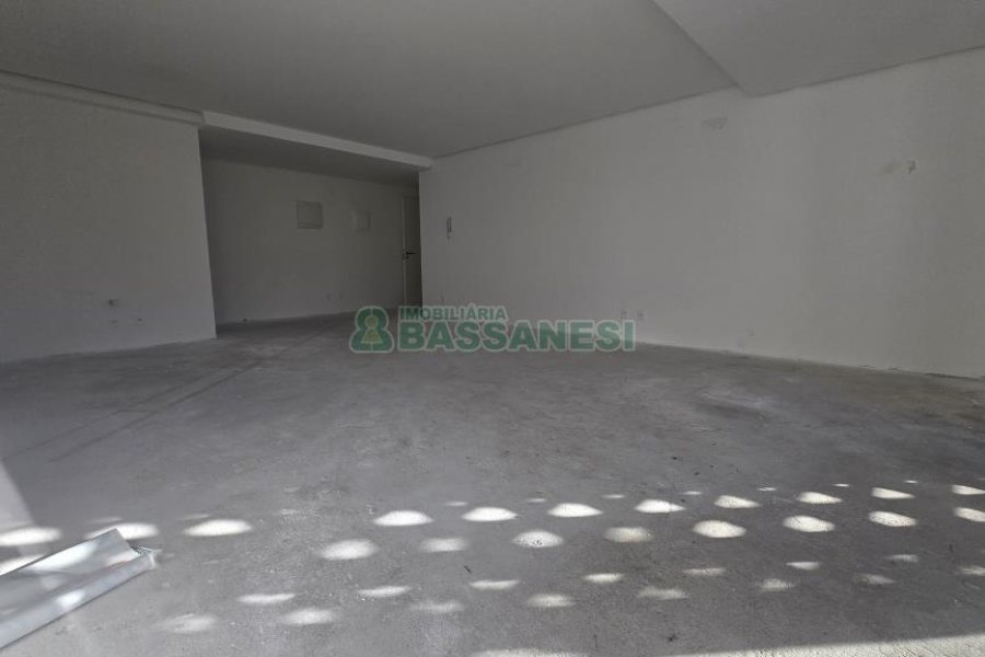 Sala com 53m², 1 vaga, no bairro Exposição em Caxias do Sul para Comprar
