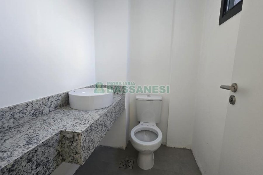 Sala com 53m², 1 vaga, no bairro Exposição em Caxias do Sul para Comprar