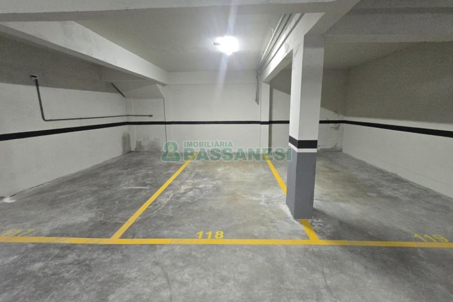 Sala com 53m², 1 vaga, no bairro Exposição em Caxias do Sul para Comprar