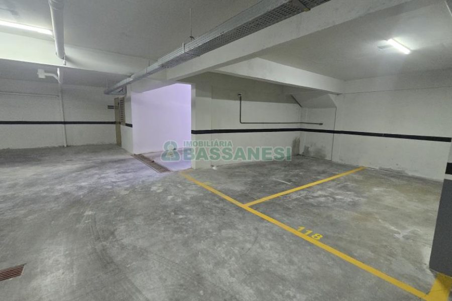 Sala com 53m², 1 vaga, no bairro Exposição em Caxias do Sul para Comprar