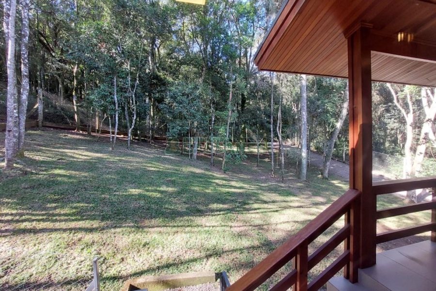 Chácara com 230m², 3 dormitórios, 3 vagas, no bairro São Virgílio em Caxias do Sul para Comprar