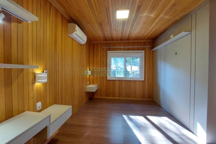 Chácara com 230m², 3 dormitórios, 3 vagas, no bairro São Virgílio em Caxias do Sul para Comprar