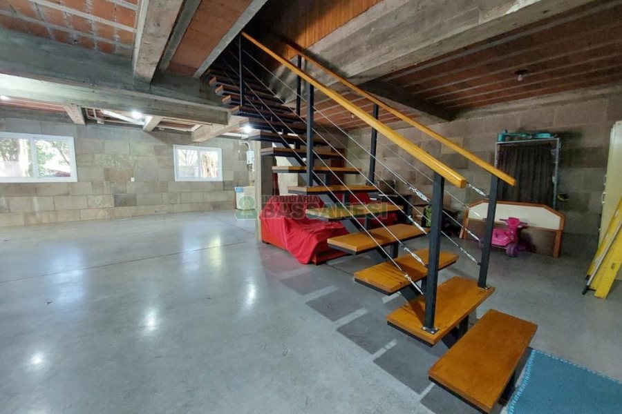 Chácara com 230m², 3 dormitórios, 3 vagas, no bairro São Virgílio em Caxias do Sul para Comprar