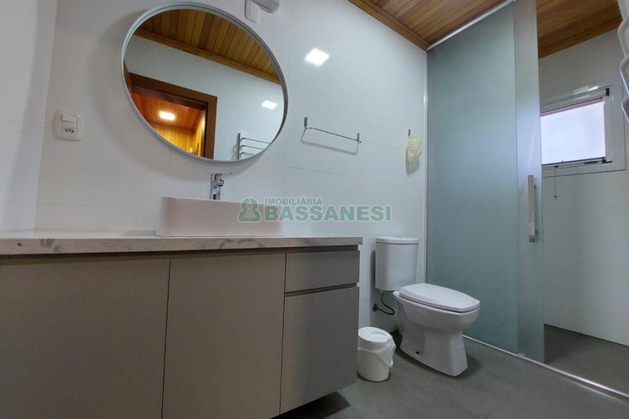 Chácara com 230m², 3 dormitórios, 3 vagas, no bairro São Virgílio em Caxias do Sul para Comprar