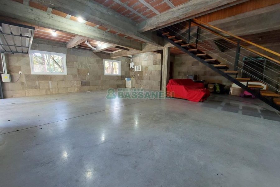 Chácara com 230m², 3 dormitórios, 3 vagas, no bairro São Virgílio em Caxias do Sul para Comprar