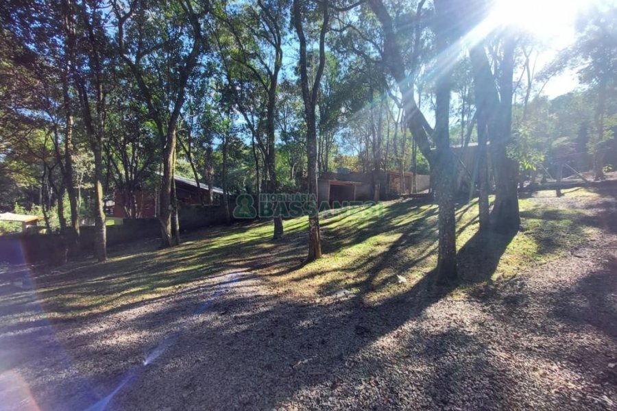 Chácara com 230m², 3 dormitórios, 3 vagas, no bairro São Virgílio em Caxias do Sul para Comprar