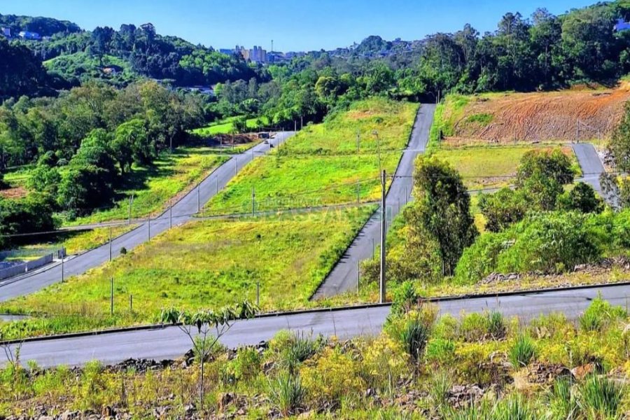 Terreno com 319m², no bairro Nossa Senhora das Graças em Caxias do Sul para Comprar