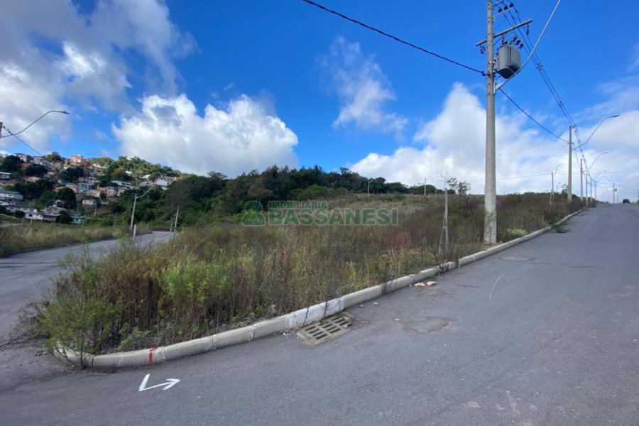 Terreno com 319m², no bairro Nossa Senhora das Graças em Caxias do Sul para Comprar