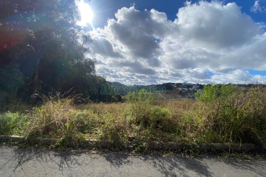 Terreno com 319m², no bairro Nossa Senhora das Graças em Caxias do Sul para Comprar