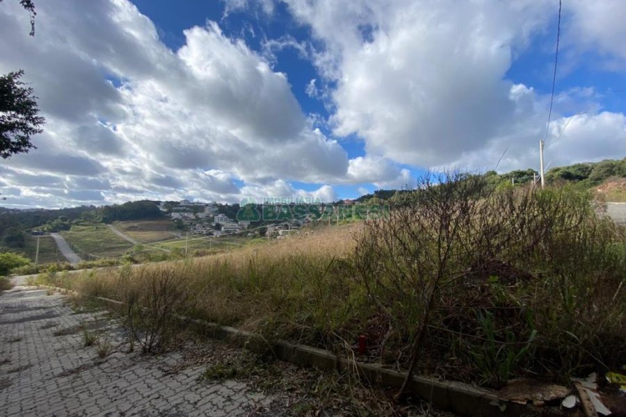 Terreno com 319m², no bairro Nossa Senhora das Graças em Caxias do Sul para Comprar