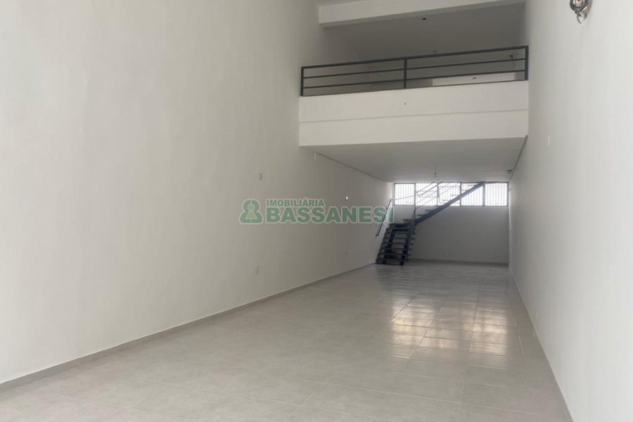 Loja com 140m², no bairro São Pelegrino em Caxias do Sul para Alugar
