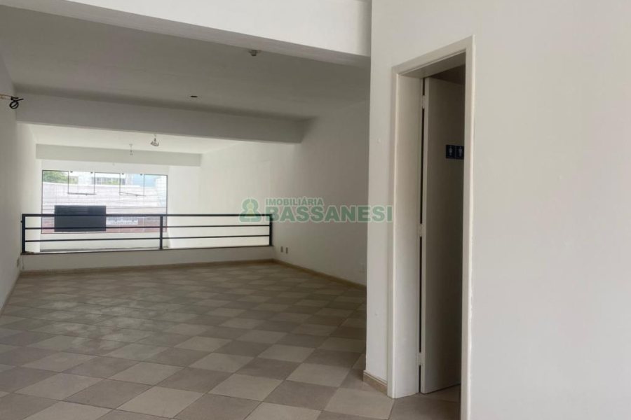 Loja com 140m², no bairro São Pelegrino em Caxias do Sul para Alugar