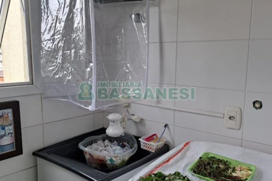 Apartamento com 70m², 2 dormitórios, 2 vagas, no bairro Ana Rech em Caxias do Sul para Comprar