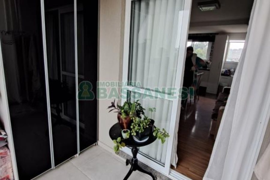 Apartamento com 70m², 2 dormitórios, 2 vagas, no bairro Ana Rech em Caxias do Sul para Comprar