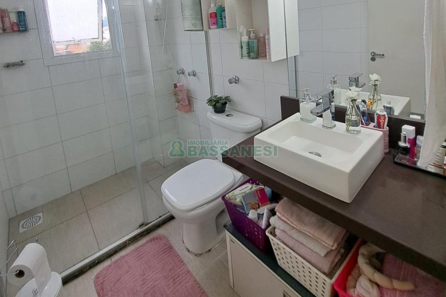 Apartamento com 70m², 2 dormitórios, 2 vagas, no bairro Ana Rech em Caxias do Sul para Comprar