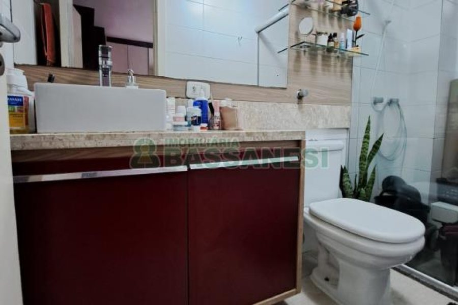 Apartamento com 70m², 2 dormitórios, 2 vagas, no bairro Ana Rech em Caxias do Sul para Comprar