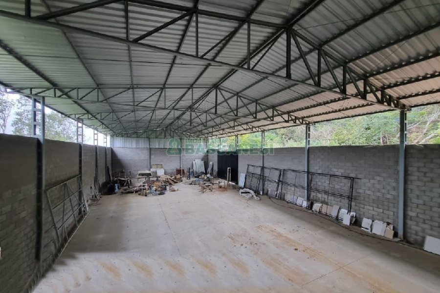 Pavilhão com 460m², no bairro Linha Feijo em Caxias do Sul para Alugar