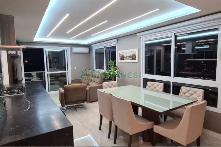 Apartamento com 95m², 2 dormitórios, 2 vagas, no bairro São José em Caxias do Sul para Comprar