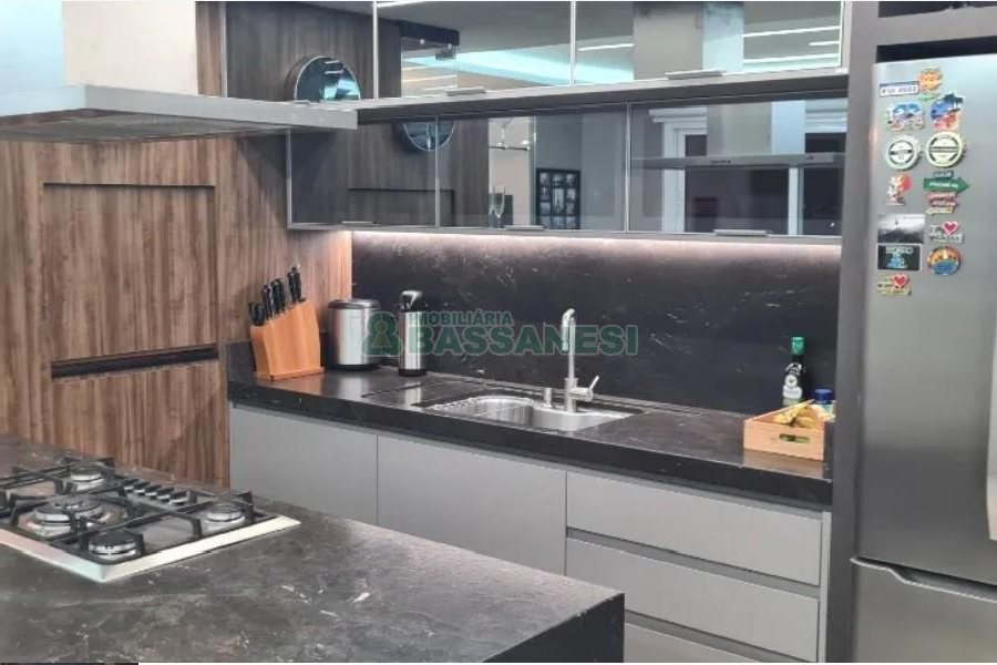 Apartamento com 95m², 2 dormitórios, 2 vagas, no bairro São José em Caxias do Sul para Comprar