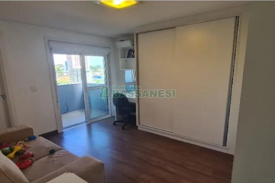 Apartamento com 95m², 2 dormitórios, 2 vagas, no bairro São José em Caxias do Sul para Comprar