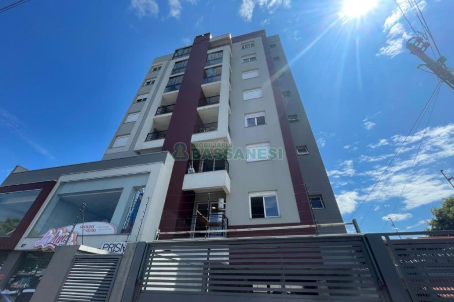 Apartamento com 87m², 2 dormitórios, 2 vagas, no bairro Santa Catarina em Caxias do Sul para Comprar