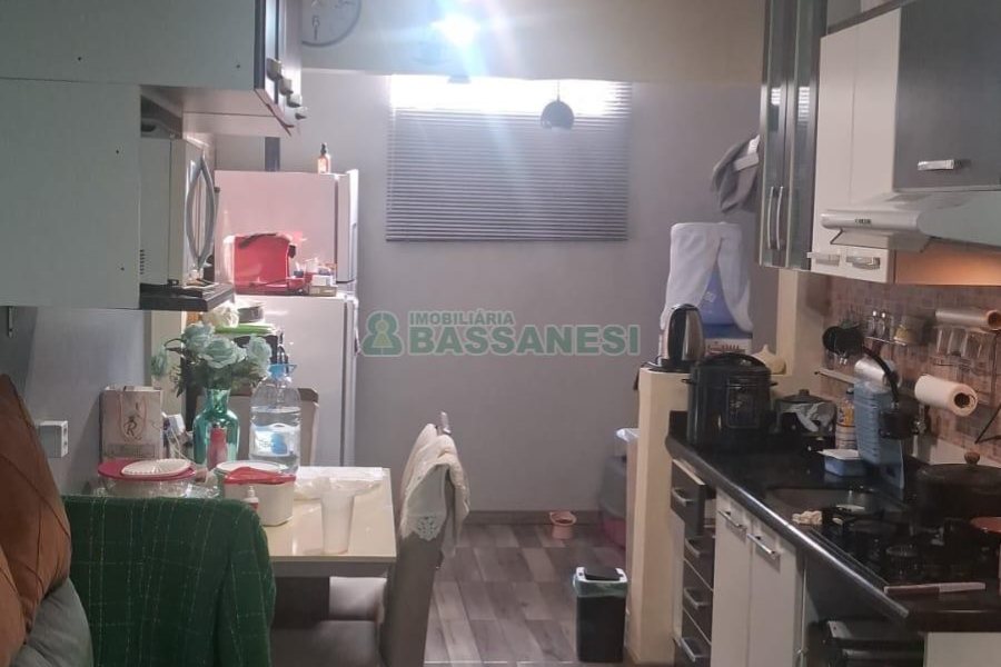 Sobrado com 45m², 2 dormitórios, 1 vaga, no bairro Colina do Sol em Caxias do Sul para Comprar