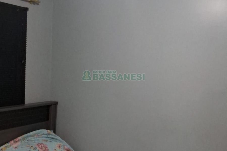 Sobrado com 45m², 2 dormitórios, 1 vaga, no bairro Colina do Sol em Caxias do Sul para Comprar