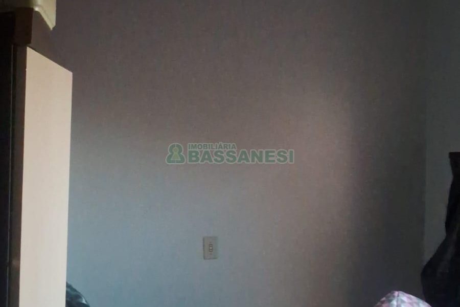 Sobrado com 45m², 2 dormitórios, 1 vaga, no bairro Colina do Sol em Caxias do Sul para Comprar