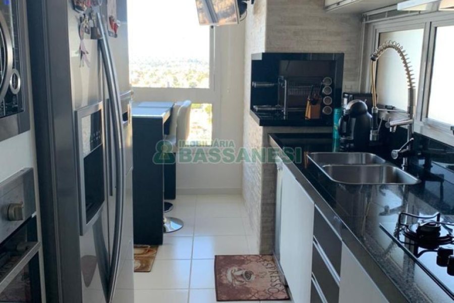 Apto Mobiliado com 112m², 3 dormitórios, 2 vagas, no bairro Cristo Redentor em Caxias do Sul para Alugar