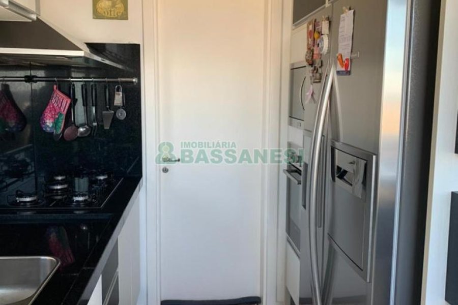 Apto Mobiliado com 112m², 3 dormitórios, 2 vagas, no bairro Cristo Redentor em Caxias do Sul para Alugar