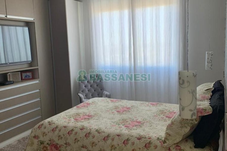 Apto Mobiliado com 112m², 3 dormitórios, 2 vagas, no bairro Cristo Redentor em Caxias do Sul para Alugar