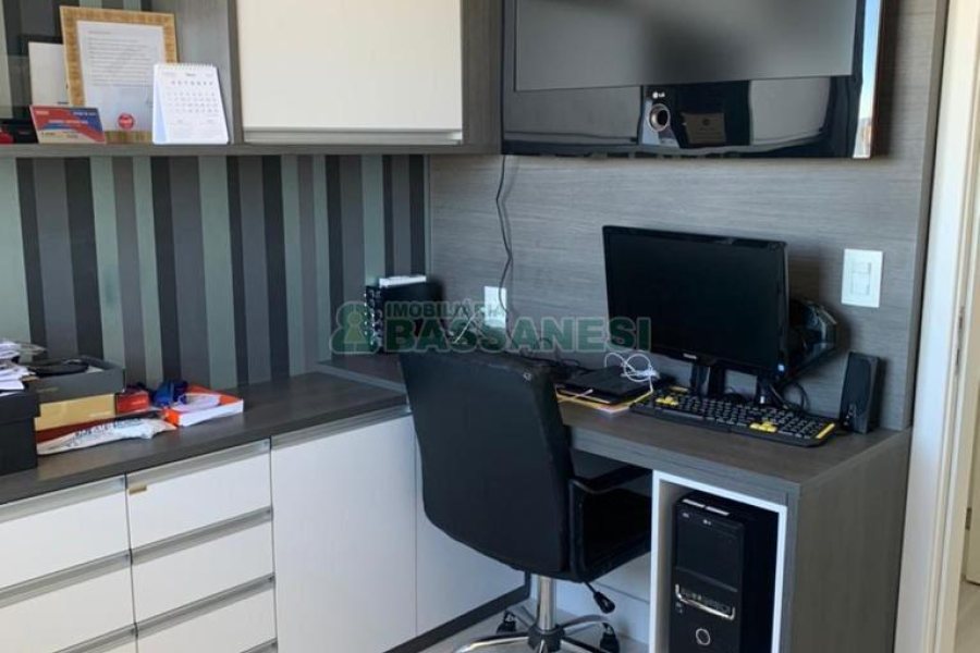 Apto Mobiliado com 112m², 3 dormitórios, 2 vagas, no bairro Cristo Redentor em Caxias do Sul para Alugar