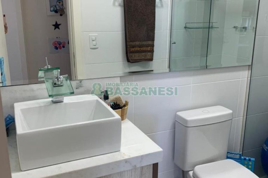 Apto Mobiliado com 112m², 3 dormitórios, 2 vagas, no bairro Cristo Redentor em Caxias do Sul para Alugar