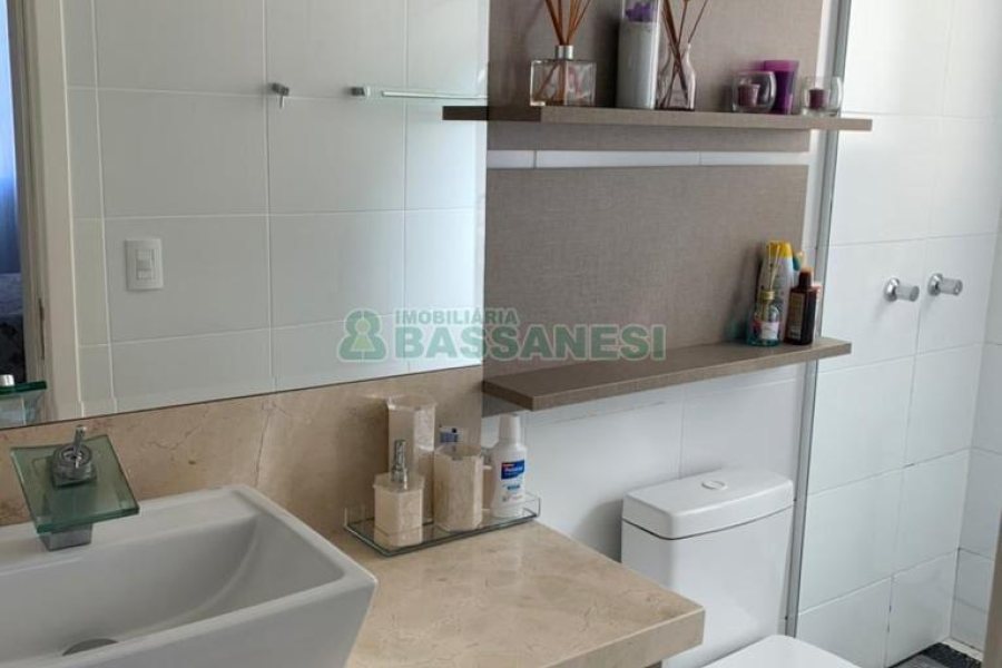 Apto Mobiliado com 112m², 3 dormitórios, 2 vagas, no bairro Cristo Redentor em Caxias do Sul para Alugar
