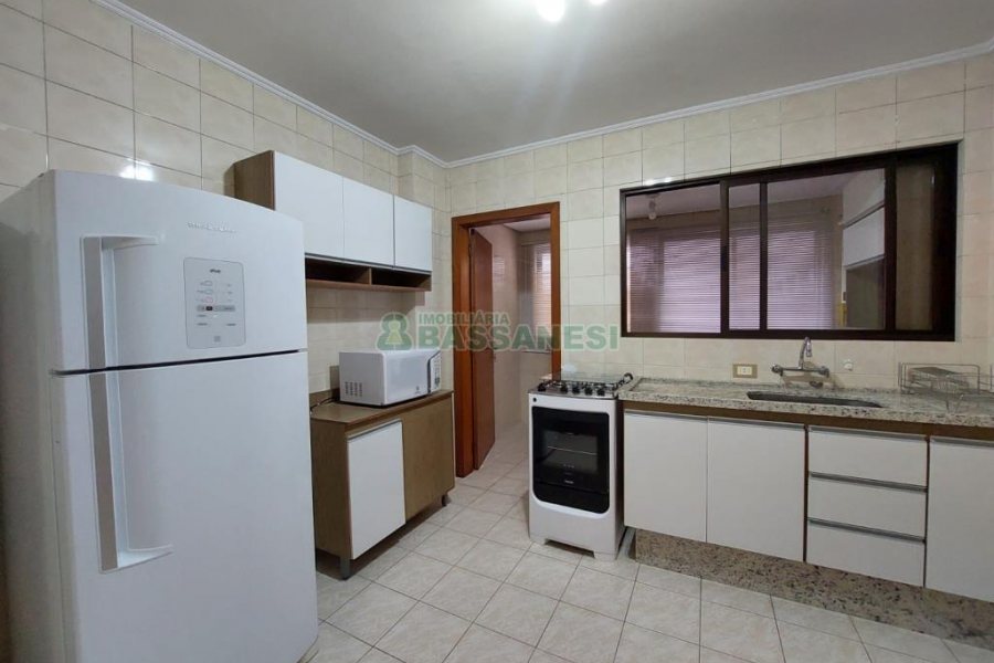 Apto Mobiliado com 90m², 2 dormitórios, 1 vaga, no bairro Madureira em Caxias do Sul para Alugar