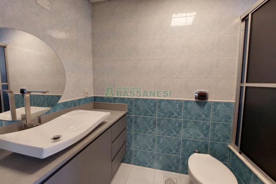 Apto Mobiliado com 90m², 2 dormitórios, 1 vaga, no bairro Madureira em Caxias do Sul para Alugar